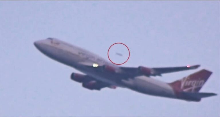 TOP 10 UFO Sightings From Plane destaque