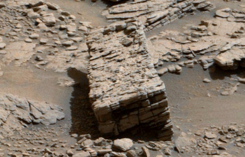 RUINAS-MARTE2 Mistério: Fotos de Marte revelam paredes antigas e até um monólito caído