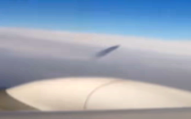 aviao-e-tentaculo-destaque