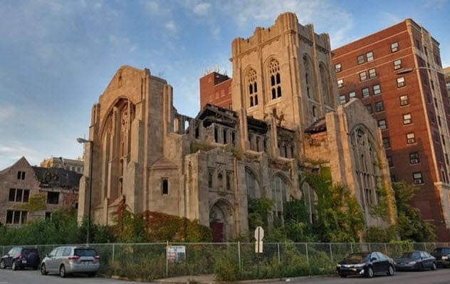 Igreja-Metodista 3 Lugares abandonados sendo tomados pela natureza